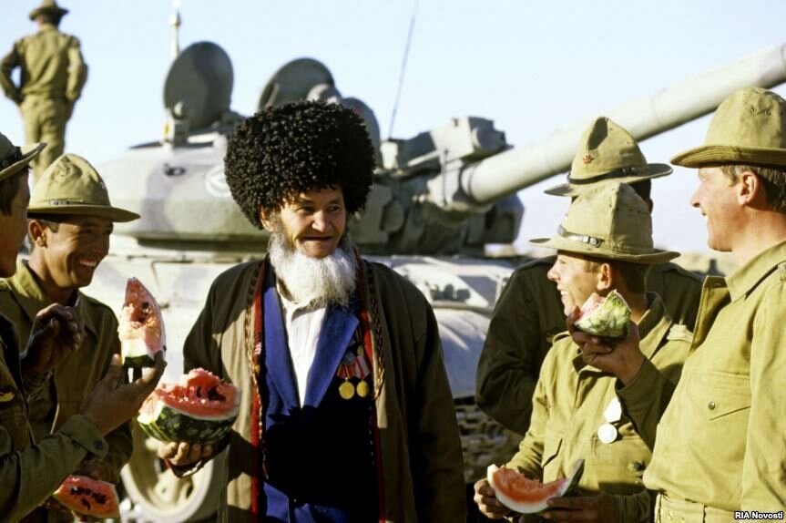 без комментария