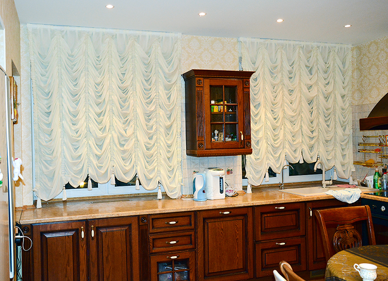Французские шторы на кухню с ламбрекеном