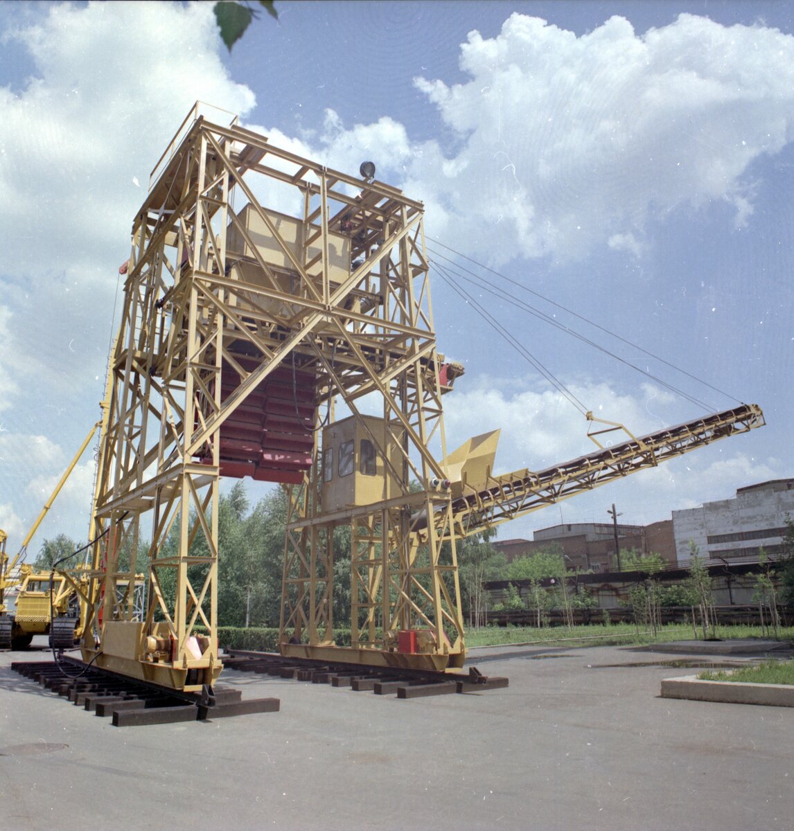 Разгрузчики. Разгрузчик тр-2 (с-492). Портальный разгрузчик. Элеваторно ковшовые разгрузчики. Кран разгрузчик.