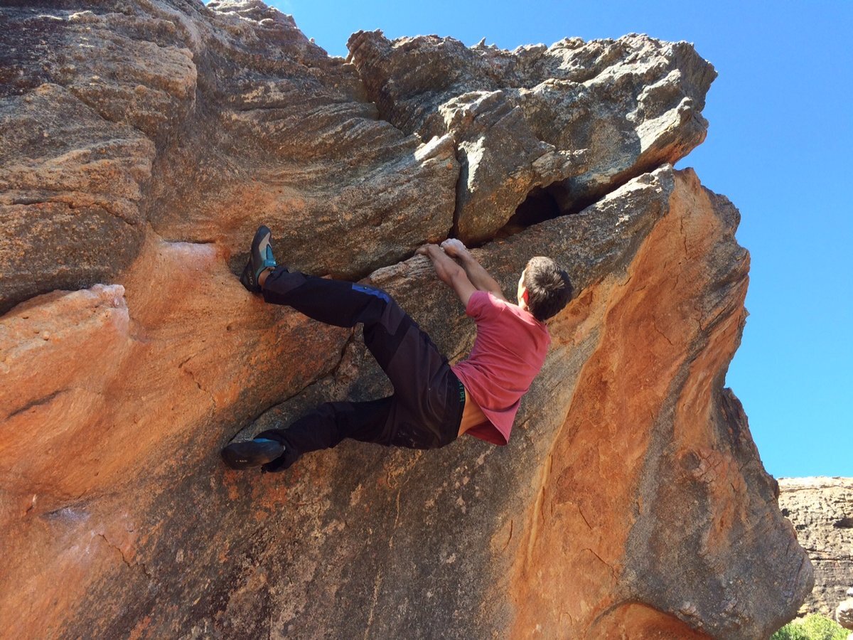 Боулдеринг. Боулдеринг Rocklands. Боулдеринг Albarracin. Скалолазание боулдеринг Эстетика. Трасса Боулдер.