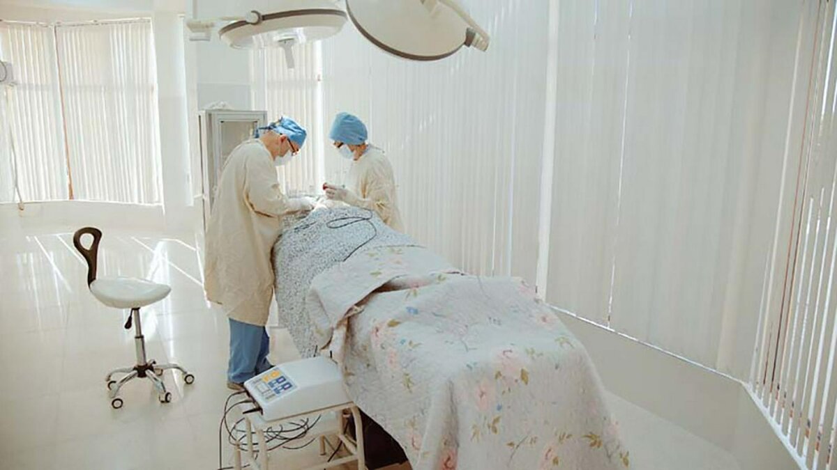 ОПЕРАЦИЯ В КЛИНИКЕ MONT BLANC. ФОТО С САЙТА MONT.BLANC.UZ