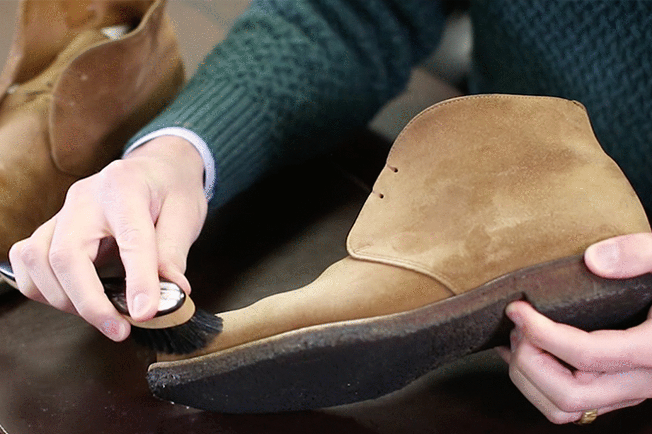 Как почистить замшевую обувь от грязи и соли? Советы по чистке и уходу.