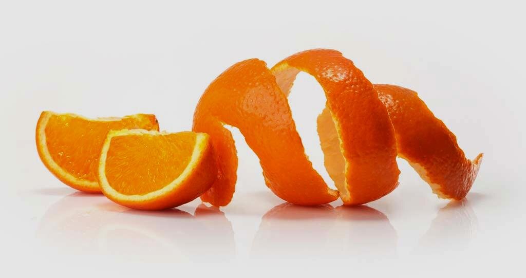 Кожура мандаринов апельсинов. Цедра померанца. Апельсиновая корка. Кожура апельсина. Мандариновая кожура.