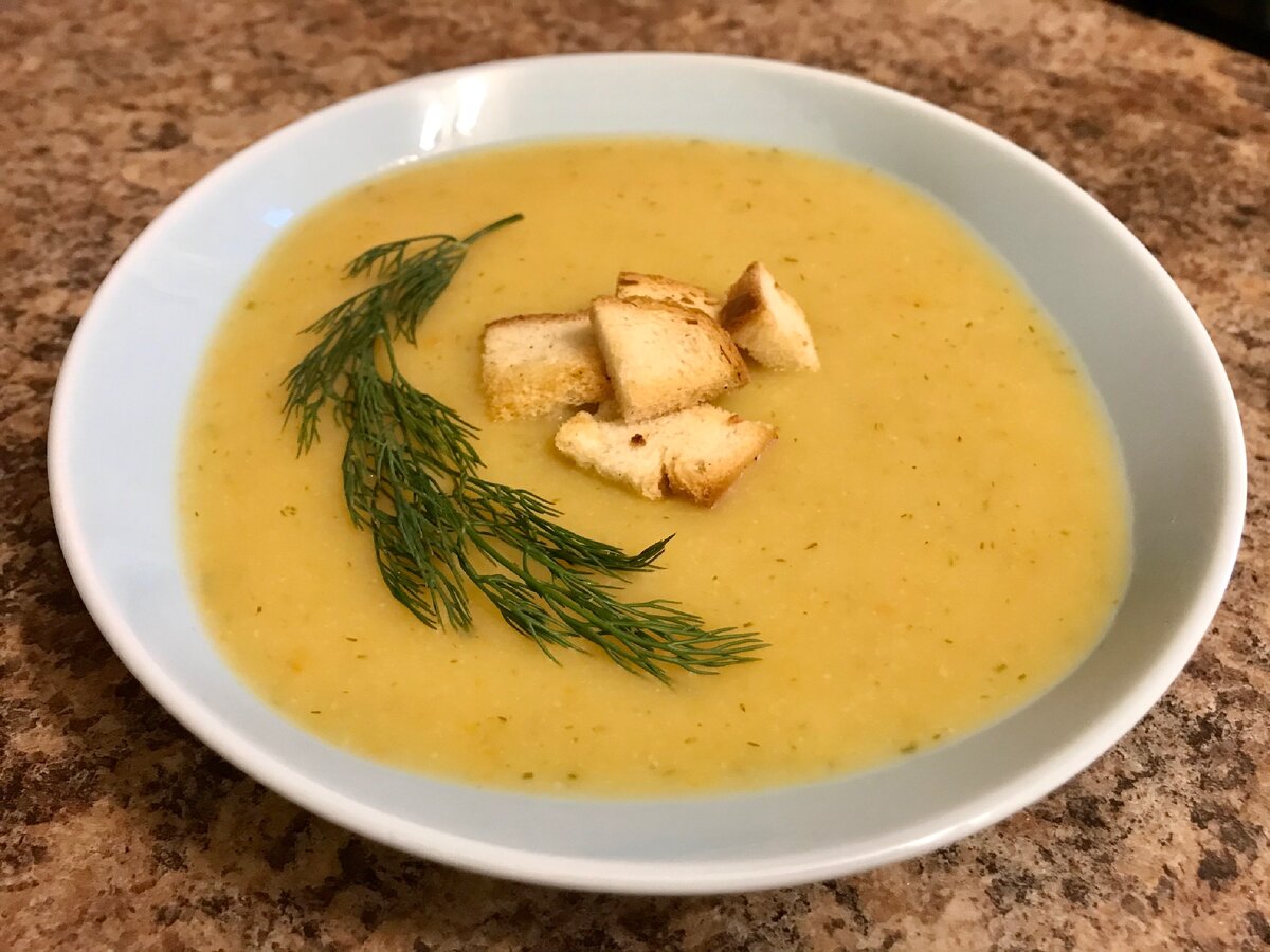 Овощной крем-суп с крутонами