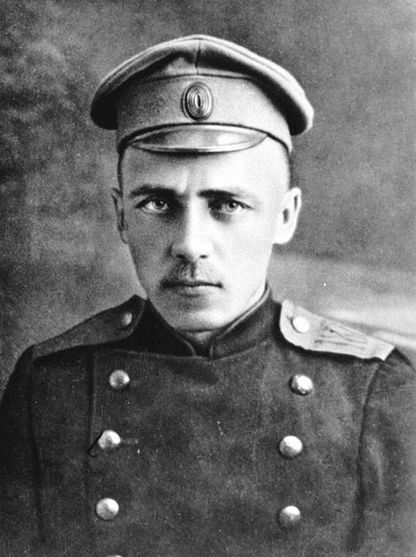 Велимир Хлебников, 1916 год.