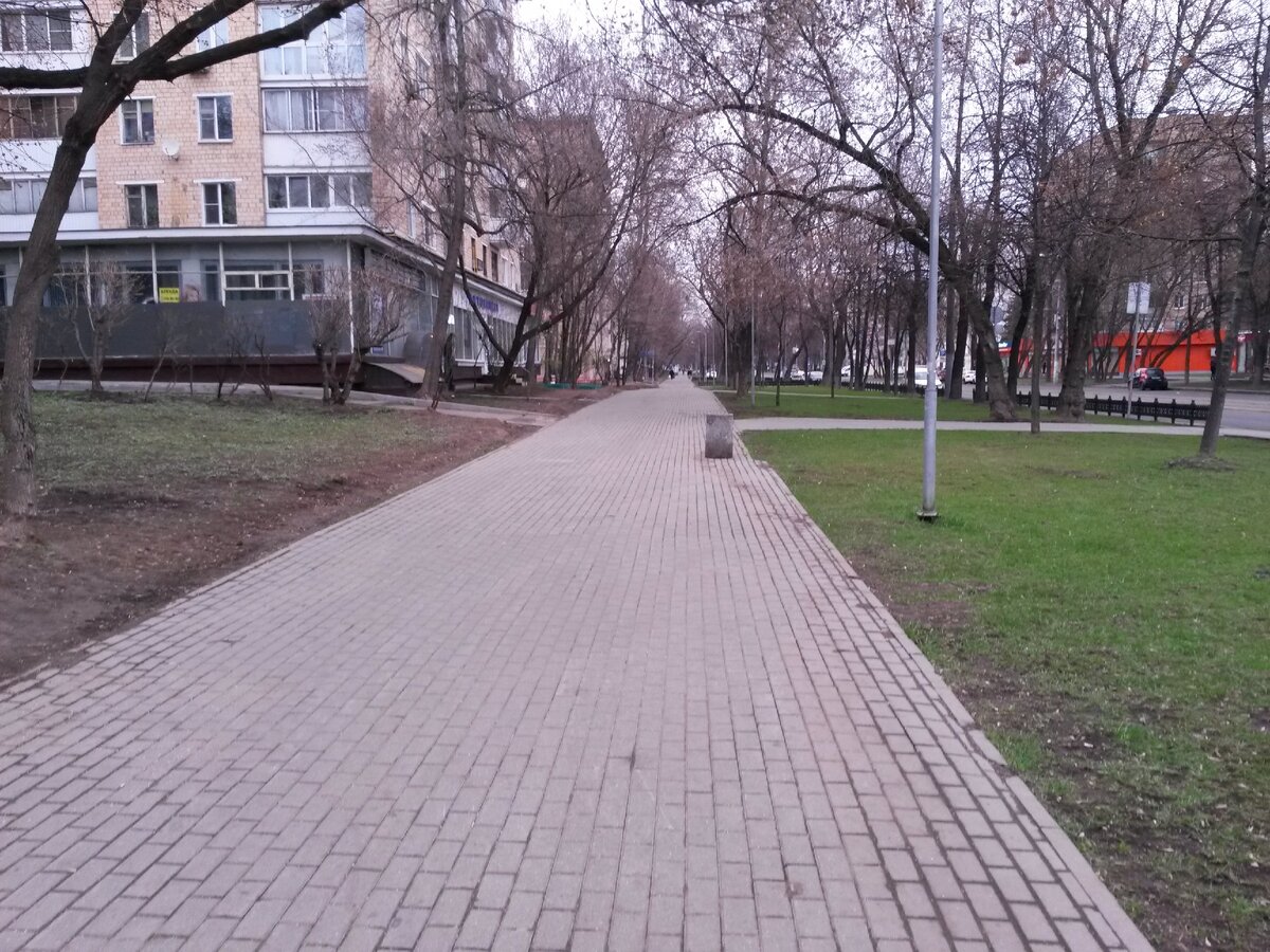 Шаболовская ул. начало седьмого вечера.