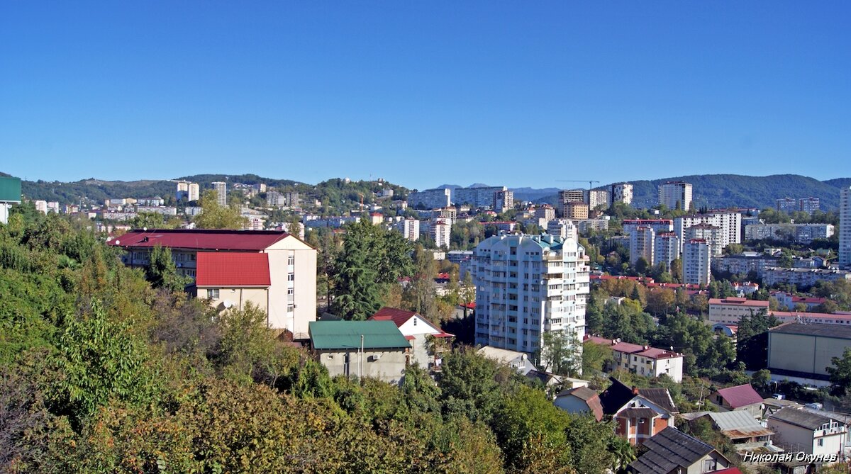 3. Застройка района Донская разнообразна по этажности, назначению строений и году постройки.