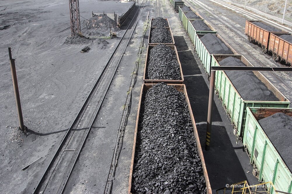 мавритания железная дорога. товарный поезд. вагоны ржд с углем. состав угля. мавритания поезд с железной рудой.