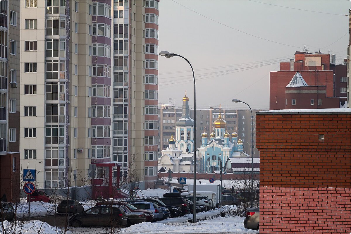 1. Вид на церковь от дома Дружбы 3Б [© NickFW - 12.12.2017]