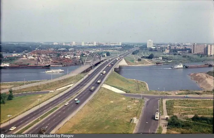 Мост через канал имени Москвы 1972 – 1979 г. Автор Л. А. Раскин.