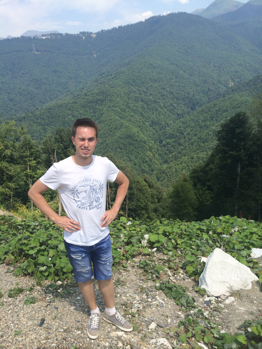 На фото я, который не знает, что нужно от жизни, просто путешествую и думаю о том, куда поступать и чем вообще по жизни заниматься. 