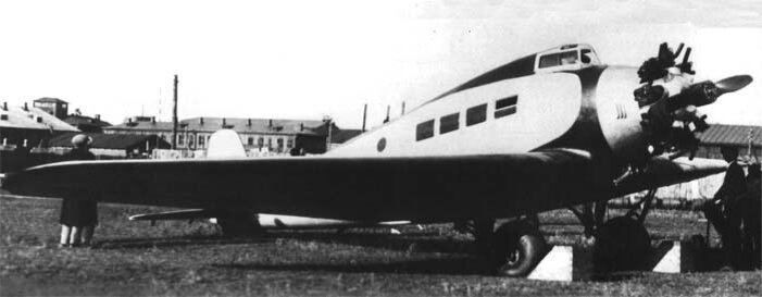 ХАИ-1 - советский пассажирский самолет 1930-х годов. Прямоугольные иллюминаторы в наличии. Фото: wikimedia.org