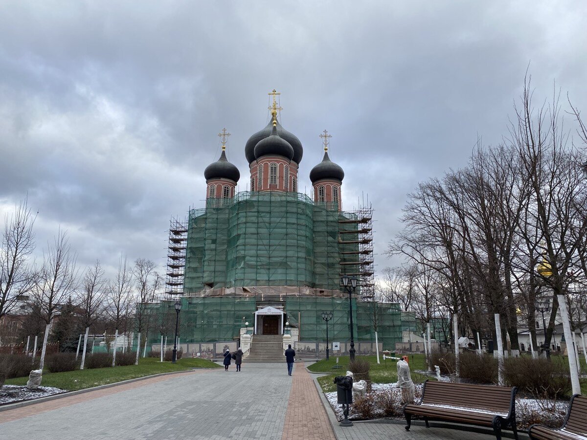 С аудиокнигой о Патриархе Тихоне отправляемся по его памятным местам в  Москве. Ноябрь 2021 года | Книжный слушатель | Дзен