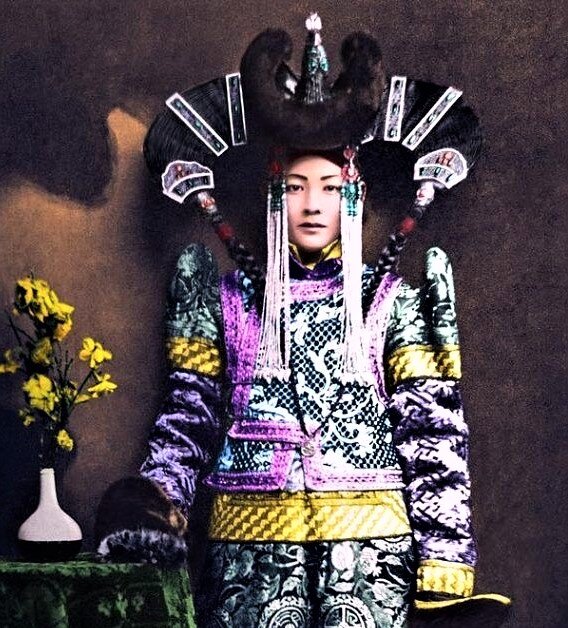 Королева-консорт Гэнэнпил в 1923 году