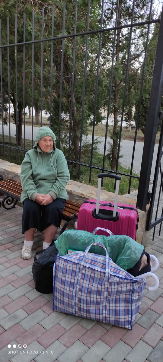 Приходится иногда и в этой жизни покупать челночные сумки