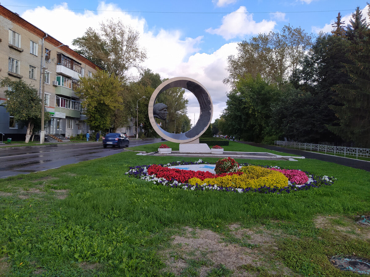 Памятник Юрию Гагарину в Коломне.