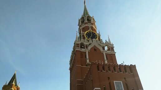 МОСКВА: Красная площадь. Куранты