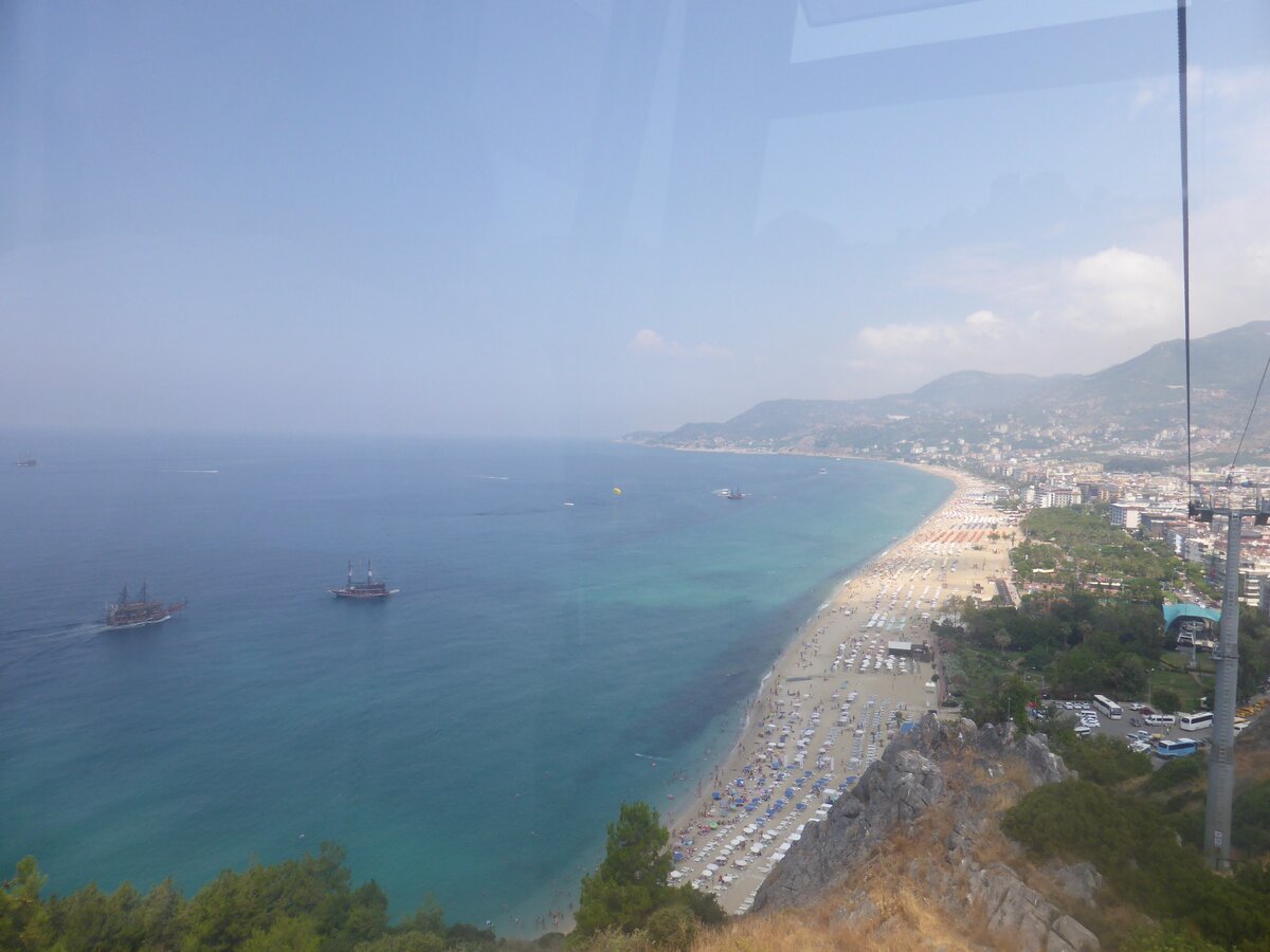 Пляж Клеопатры в Аланьи. Далее все фото автора.