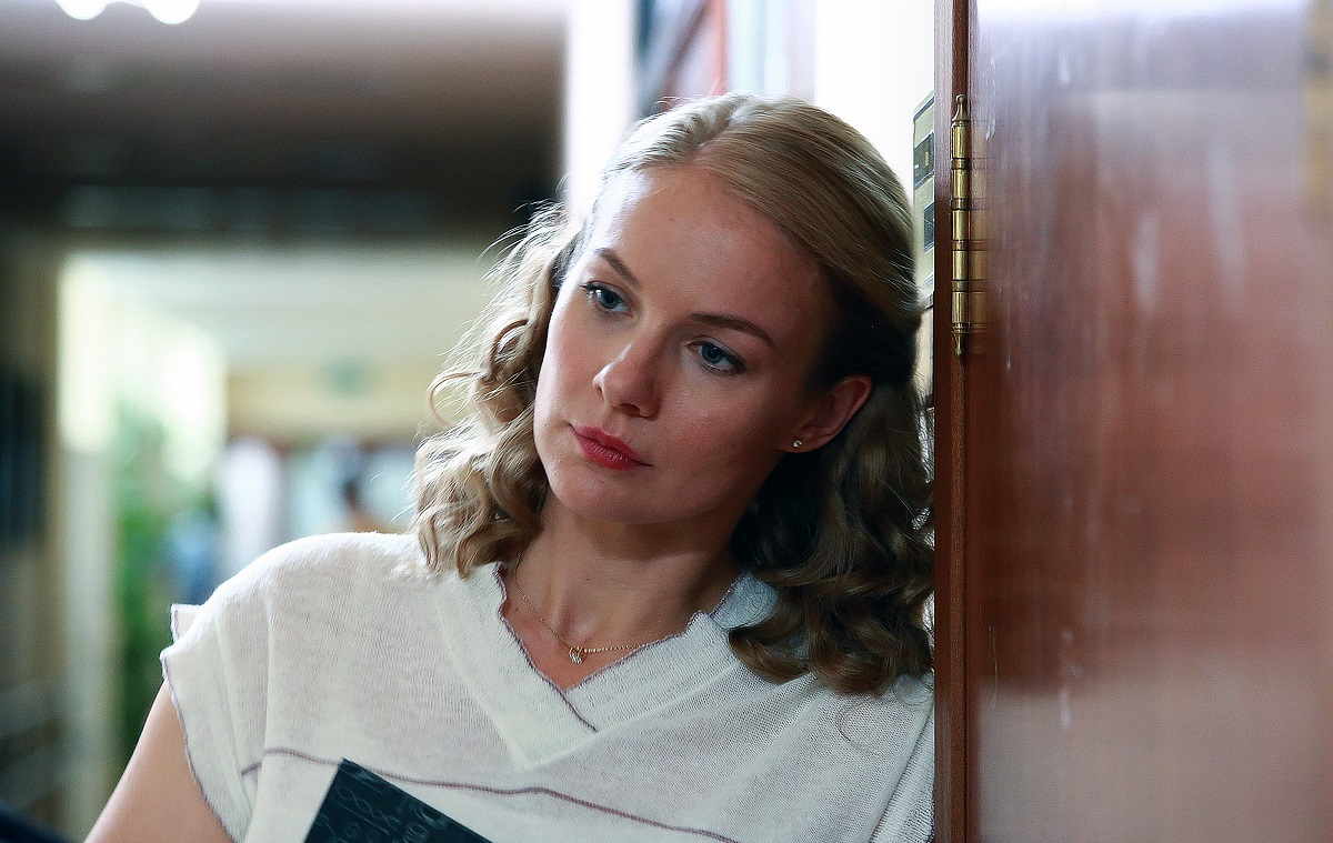 Жизнь елены. Нет жизни без тебя фильм 2019. Елена Аросьева. Елена Аросьева и Дмитрий Аросьев. Без тебя сериал 2021