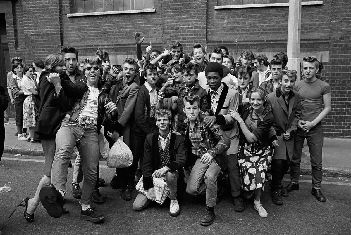 Субкультуры 90. Стиль Кэжуал Teddy boys. Лондон 1991 год. Тедди Бойз субкультура. Тедди-бои субкультура.