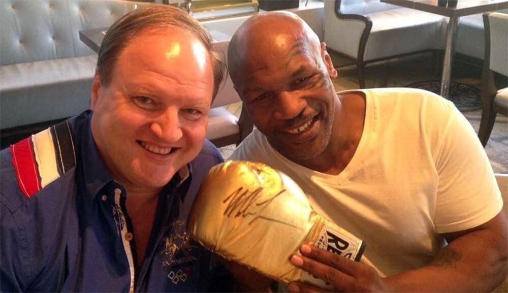 «Майк Тайсон против Сергея Харитонова или Александра Емельяненко? Как вам? Будете смотреть? Я предложил Железному Майку, который сейчас в невероятной форме, поединок по правилам бокса в Белоруссии в рамках турнира WTKF. И он не против. Осталось договориться с нашими бойцами. Ждите новостей!»