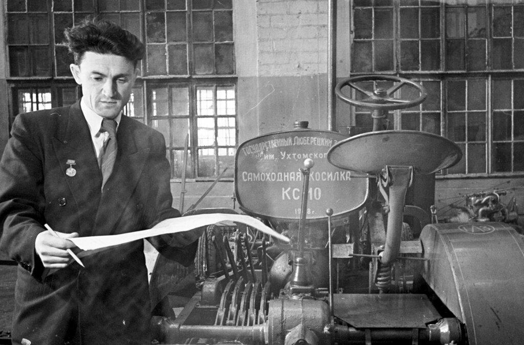 Федор Николаевич Волков - изобретатель самоходной косилки КС-10. https://russiainphoto.ru/photos/208035/