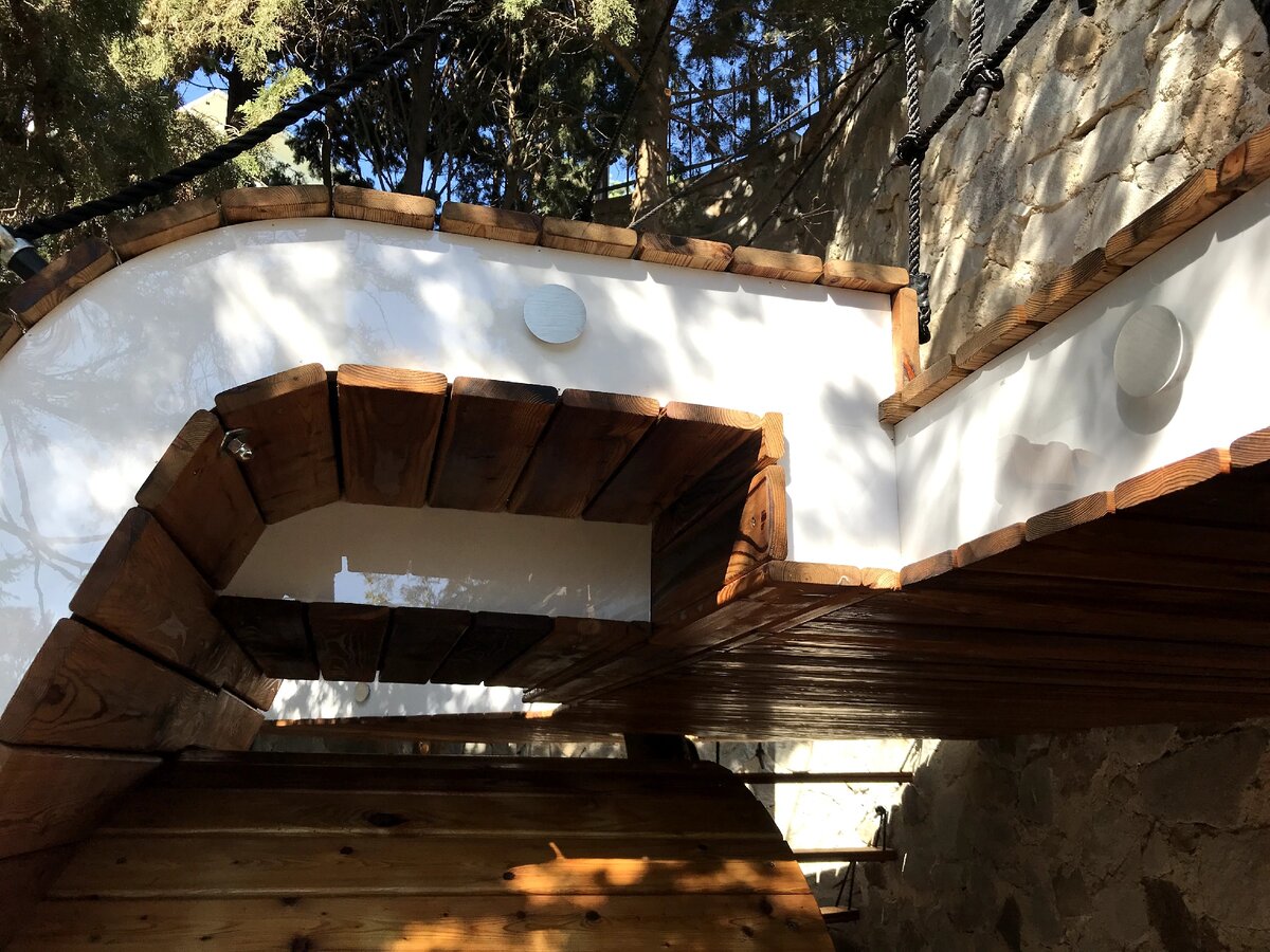 Сложные конструктивные узлы по своему красивы.  