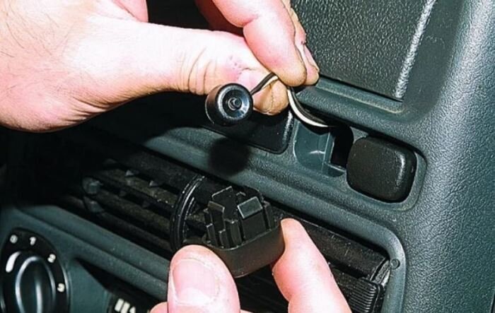 Кнопка может быть запрятана.