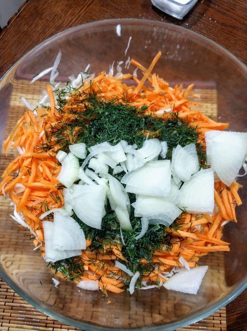 3) Укроп и лук;