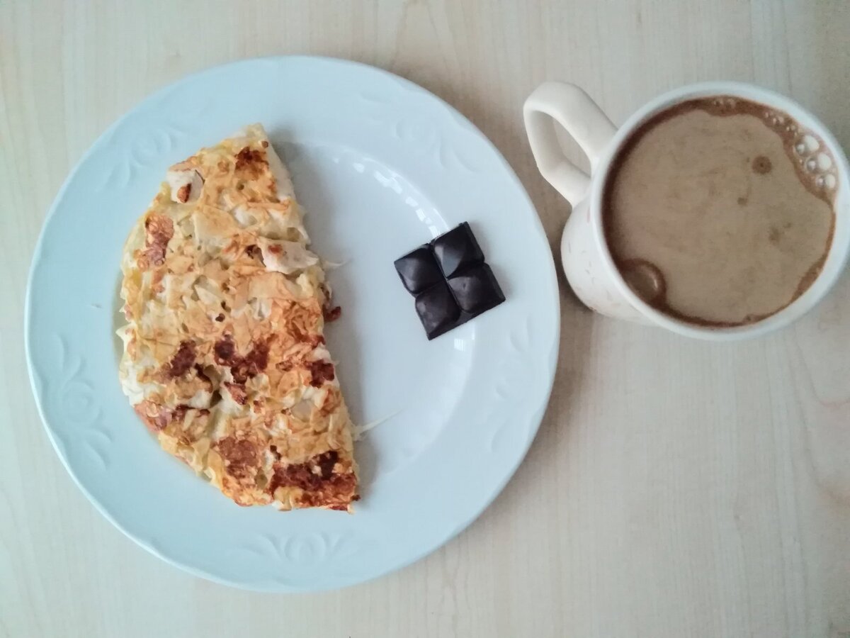 438,4 ккал/ 28,3 белки/ 27,2 жиры/ 20,1 углеводы