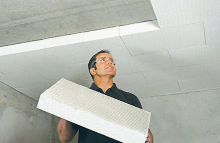Как уложить на потолок шумоизоляционный материал