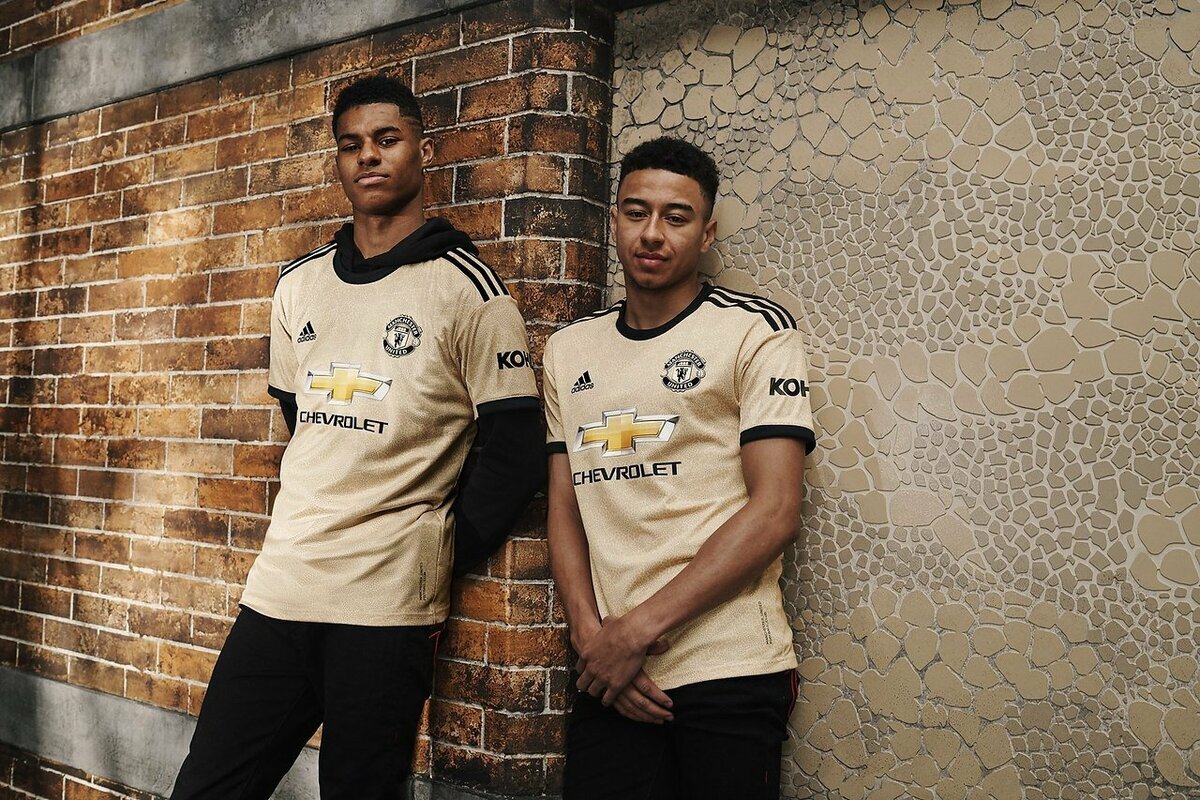 Форма Manchester United 2019 2020