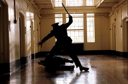 Бьют крайне жестоко