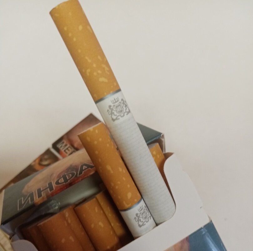 Электронная сигарета похожая на сигарету. Сигареты Бартон. Бертон Блю сигареты. Von Eicken сигареты. Сигареты Чапман Классик.