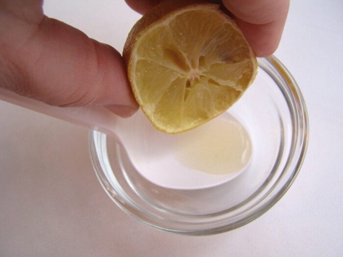 Ингредиент домашнего творога - сок лимона. Творог получается более свежий и воздушный