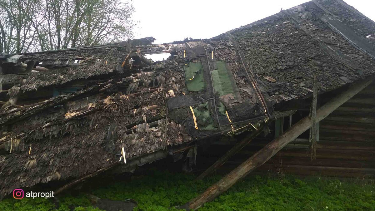 Мурашки по спине побежали от увиденного в окне полуразрушенного дома в  заброшенной деревни. Деревня которой больше нет | ШУРФ | Дзен