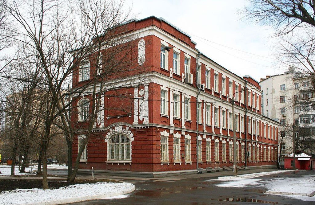 Москва. Улица Щепкина, дом 61/2  (бывшая Третья Мещанская). Роддом №8. Фото  Олега Шурова