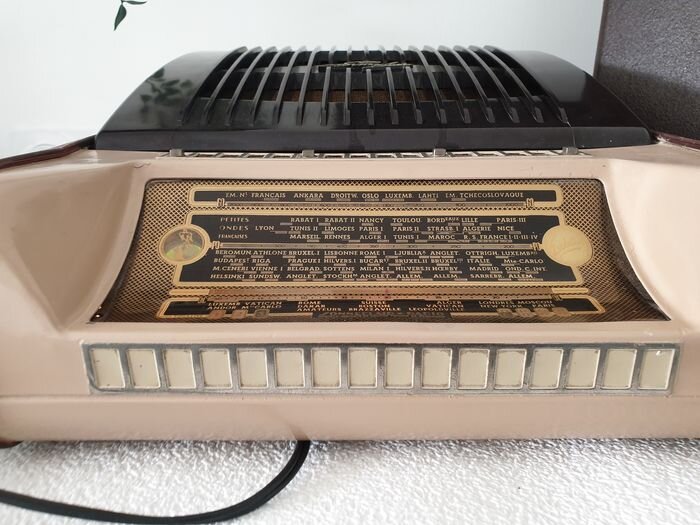 Передняя панель.