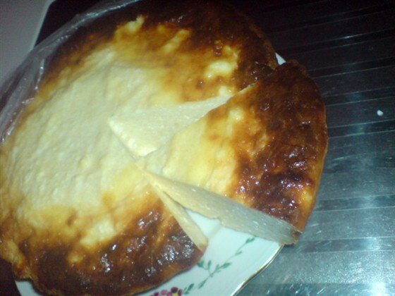    Творожная запеканка с изюмом и сметаной