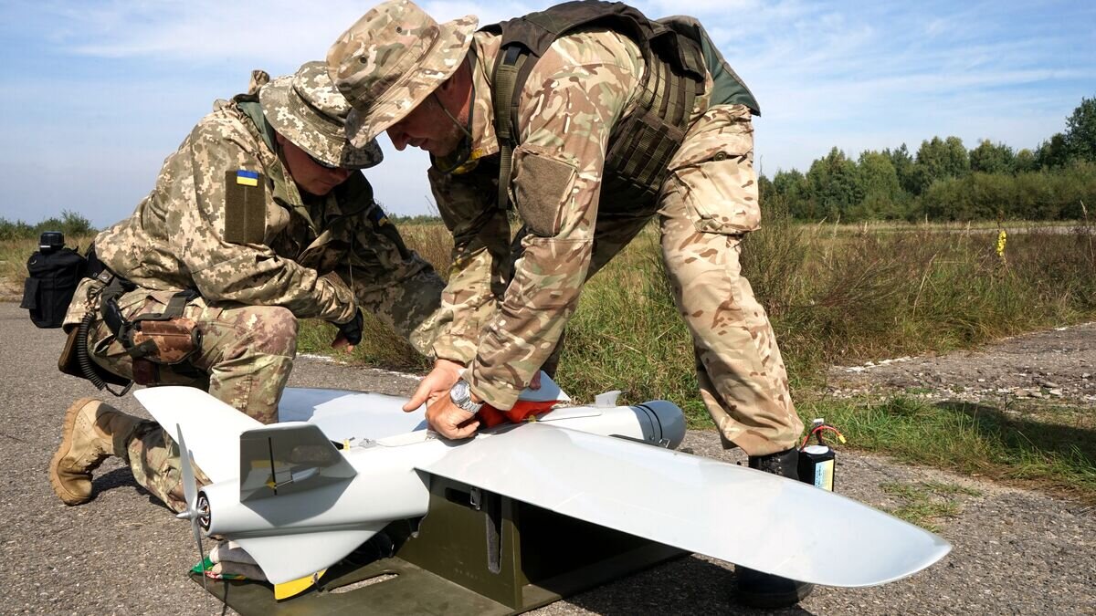    Украинские военные с беспилотным летательным аппаратом на Яворивском полигоне во Львовской области. 11 сентября 2018© Фото : U.S. Army National Guard / Army Spc. Amy Carle