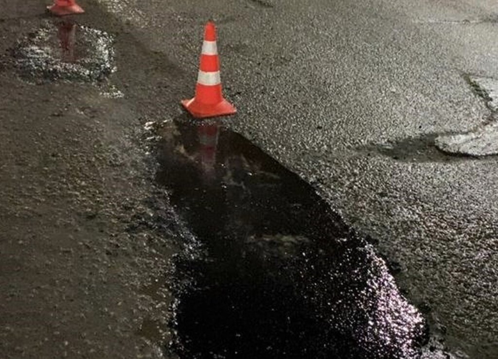 В Твери заделали литым асфальтом ямы на 240 квадратных метрах за неделю