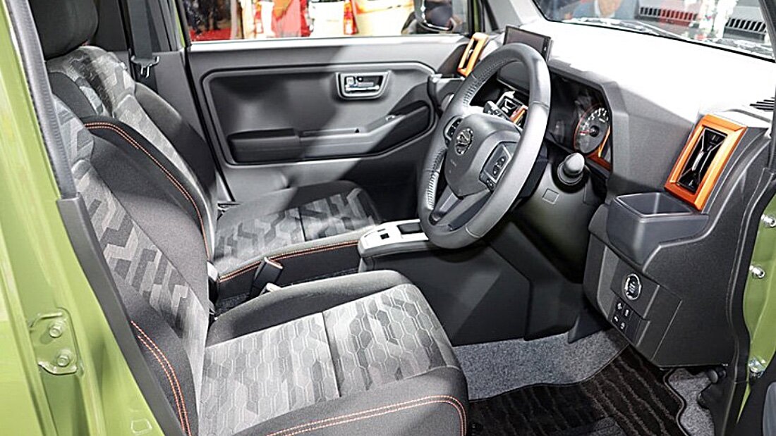 Салон Daihatsu Taft
