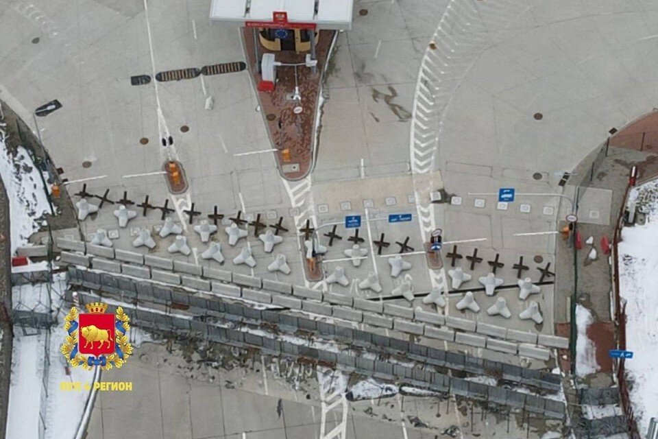     Показали противотанковые ежи на границе Польши с Беларусью. Фото: телеграм-канал «Пул 4 Регион»