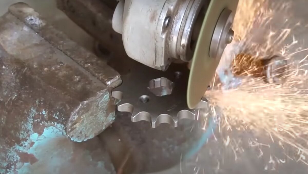      Спиливаем зубья