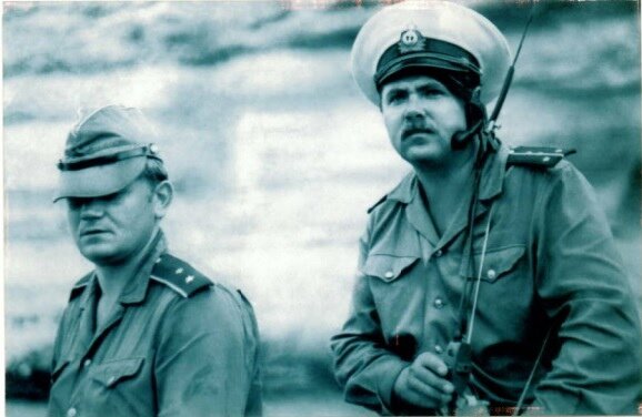 Капитан-лейтенант Синявин и мичман Рыбалкин на защите Севастопольского рейда 1990 год 