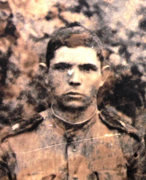 Азарцов Александр Павлович, 1914 г.р., беспартийный. Фото сделано в Германии в мае 1945 года. Источник: семейный альбом.   