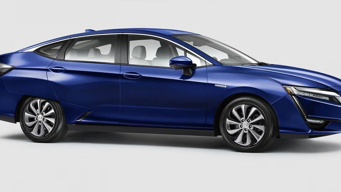 Сборку электрокара организовали в США. Эту же модель выпускали с бензиновым двигателем и газовой турбиной.