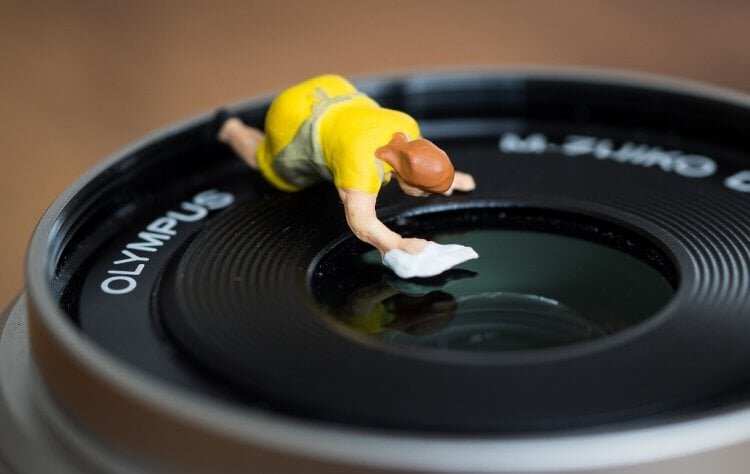    Никто не очистит камеру смартфона за вас