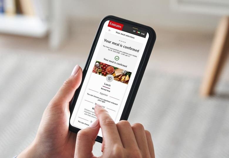Приложение для кейтеринга Emirates. Пассажиры смогут выбрать свой вариант питания за две недели до вылета. Фото: Emirates