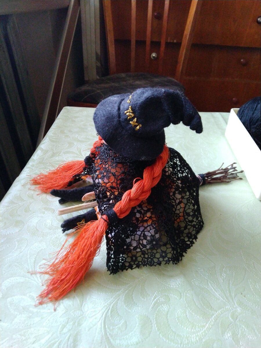 Она же, вид сбоку.